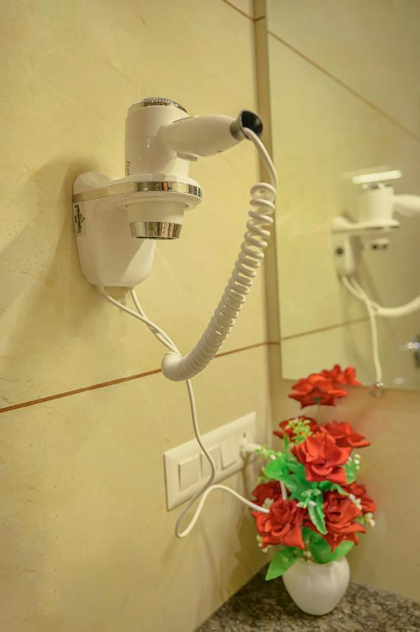 Hotel Hira Inn-10Mins From Railway Station & Bus Station Prayagraj Luaran gambar