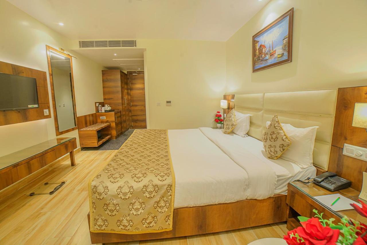 Hotel Hira Inn-10Mins From Railway Station & Bus Station Prayagraj Luaran gambar